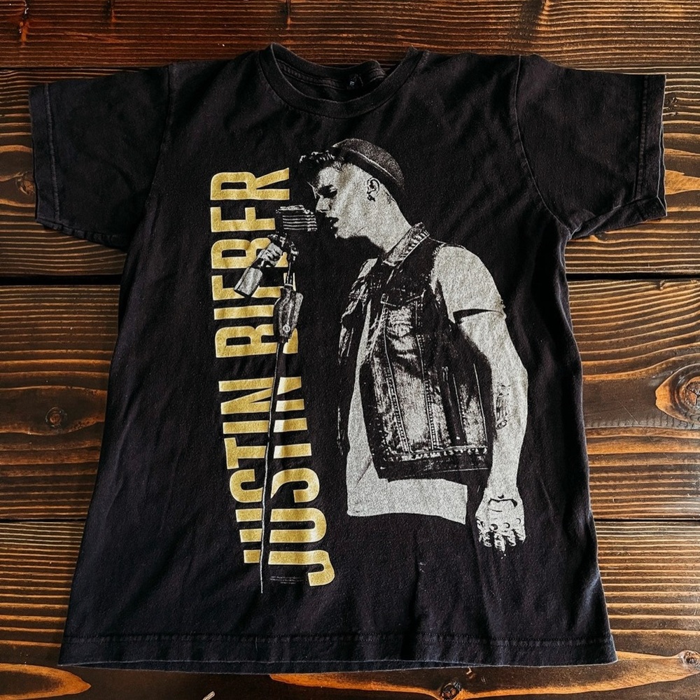 JUSTIN BIEBER TOUR T-SHIRT